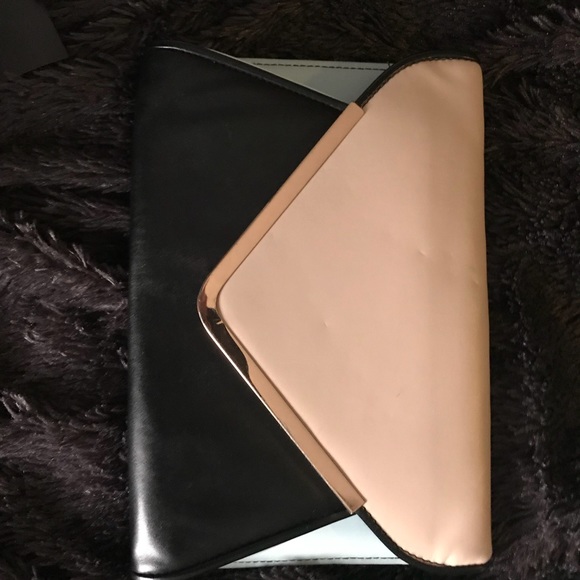 Aldo Handbags - Aldo Clutch/Purse